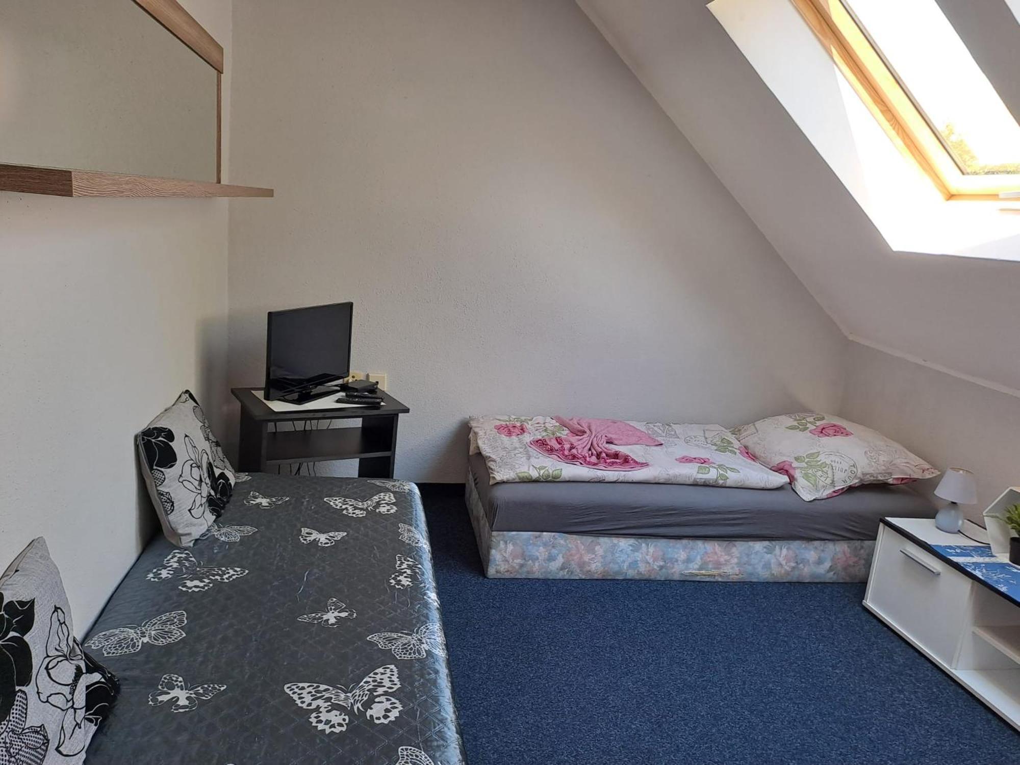 Hotel Kamenny Vrch Chomutov Exteriör bild