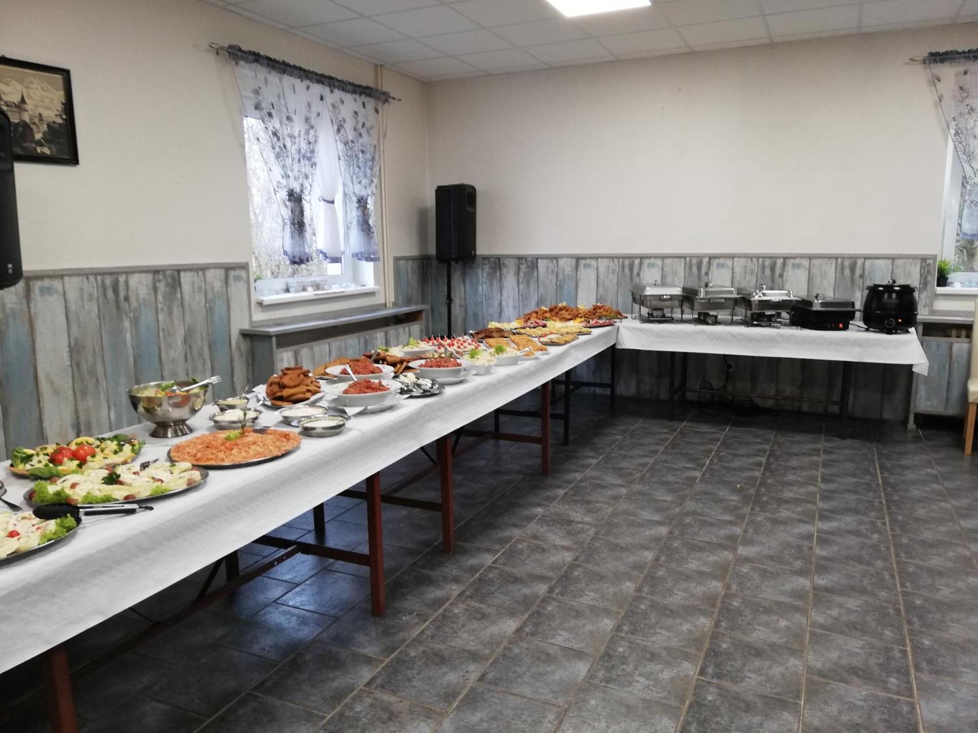 Hotel Kamenny Vrch Chomutov Exteriör bild