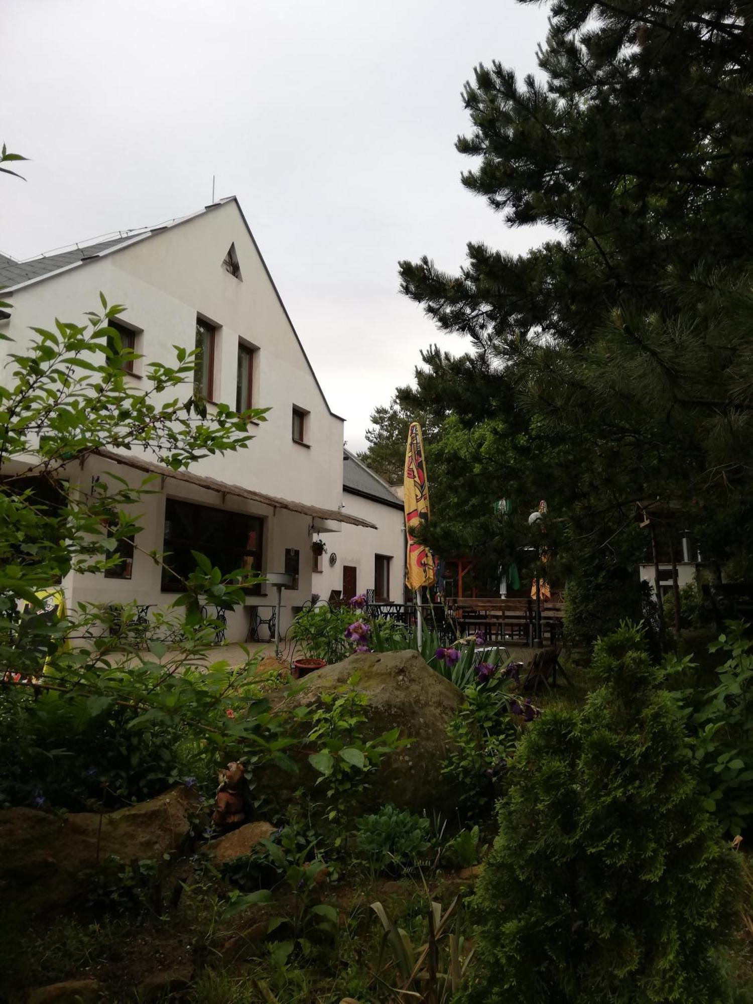 Hotel Kamenny Vrch Chomutov Exteriör bild