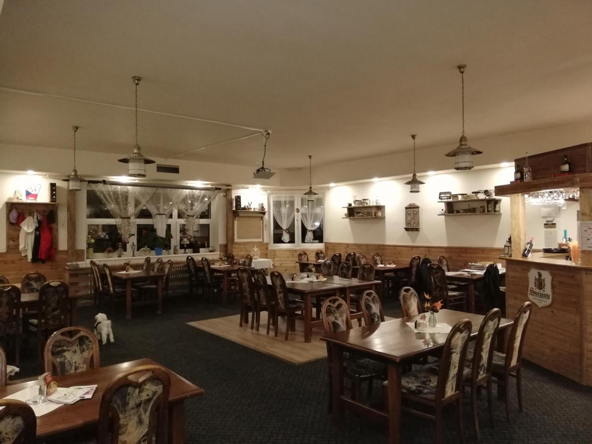 Hotel Kamenny Vrch Chomutov Exteriör bild